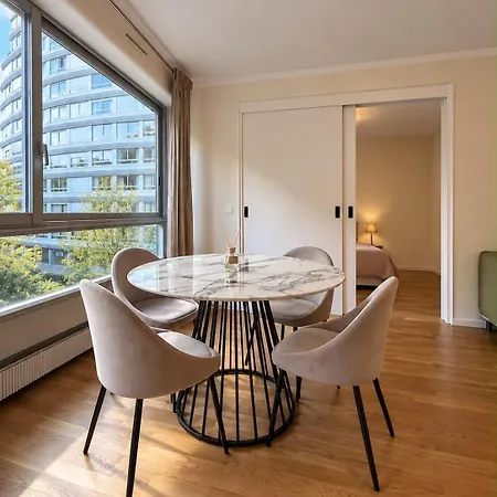 Le Cepre Tour Eiffel Apartment