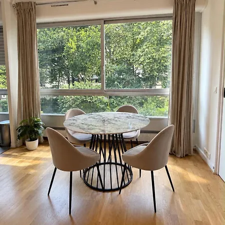 Le Cepre Tour Eiffel Apartment *